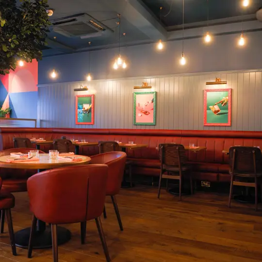 Burger & Lobster Brighton restaurant interior bench and chairs